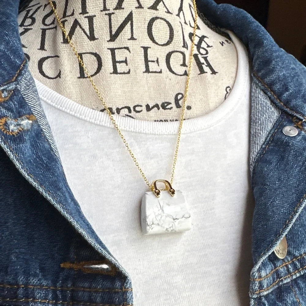Howlite carved handbag in Vermeil gold pendant necklace/patience necklace